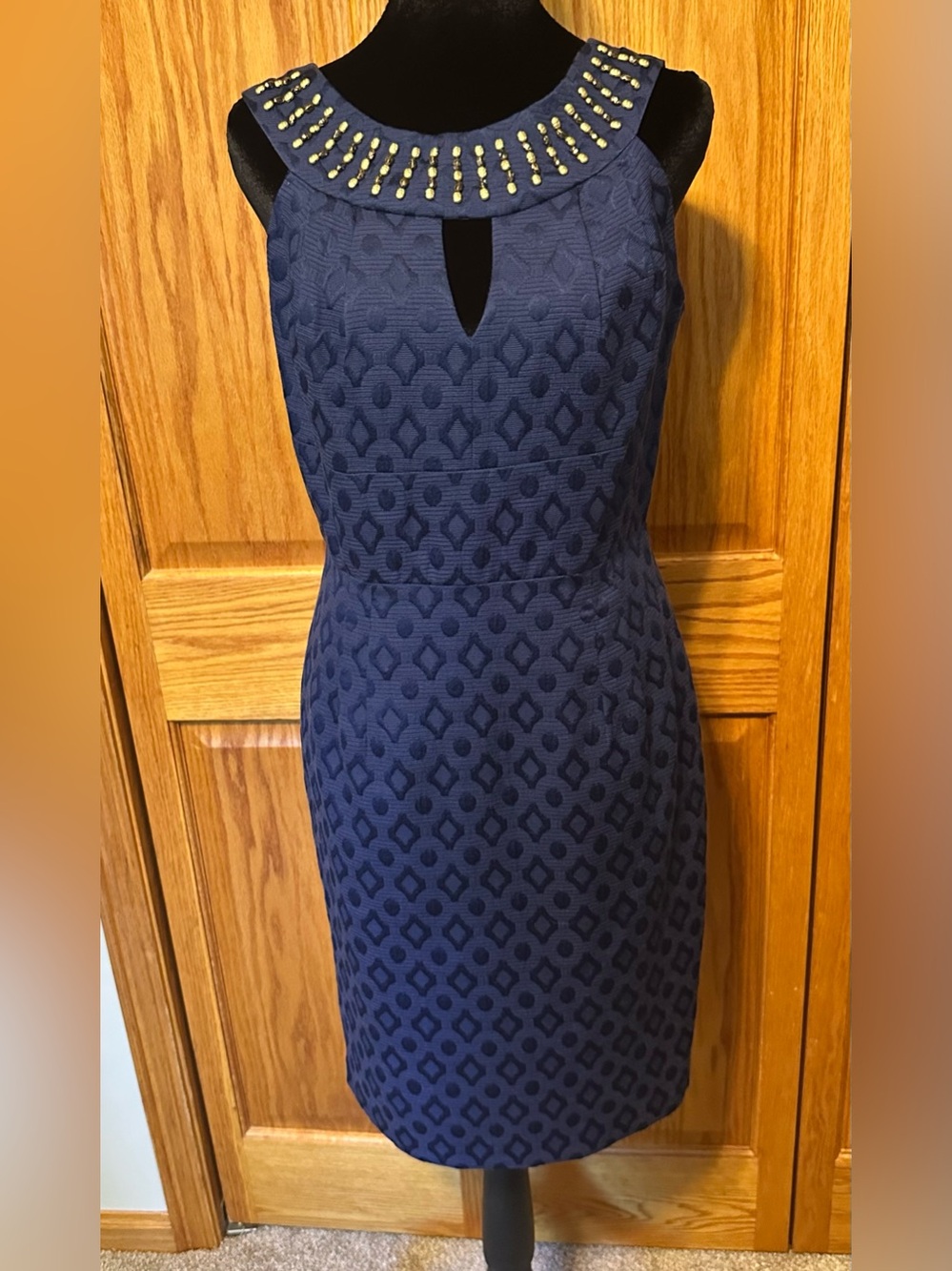 Muse Navy Blue Jacquard Sheath Dress Size 6 Beaded Jeweled Collar Keyhole